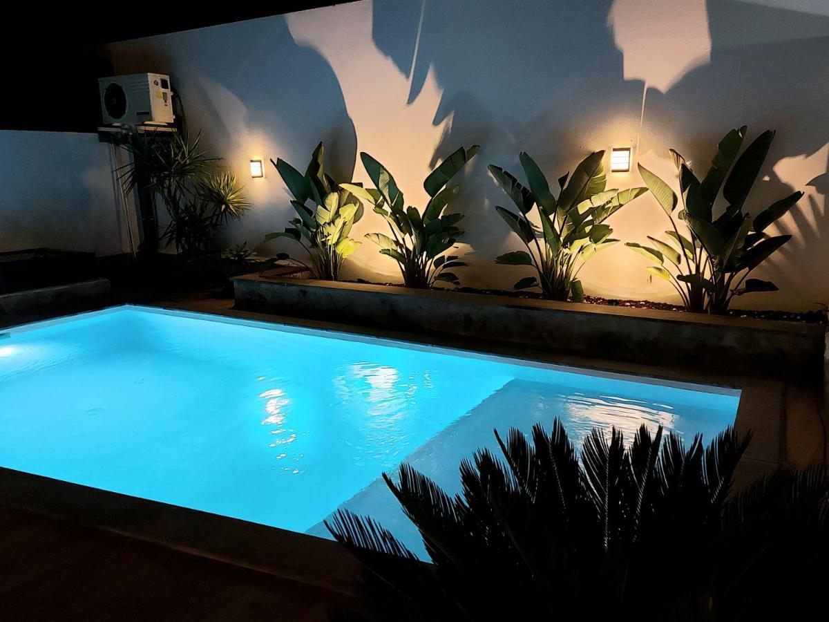 Villa Playa Amadores - Luxury With Heated Pool