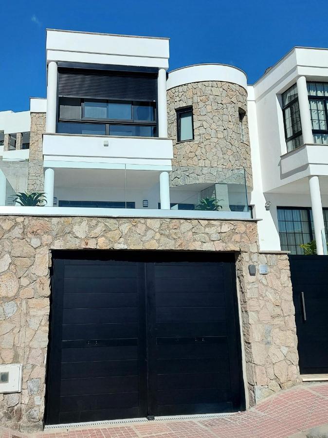 Villa Playa Amadores - Luxury With Heated Pool *